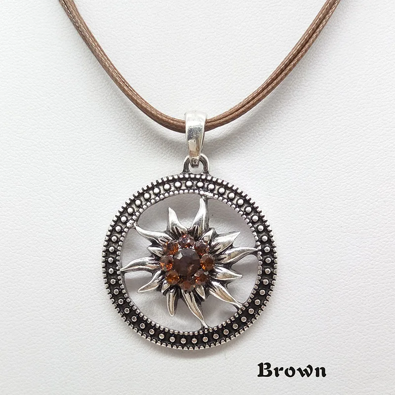 Fashion Round Vintage Sculptured Edelweiss Necklace for Women Pendant Traditional Rhinestone Rope Chain Choker Jewelry Wholesale
