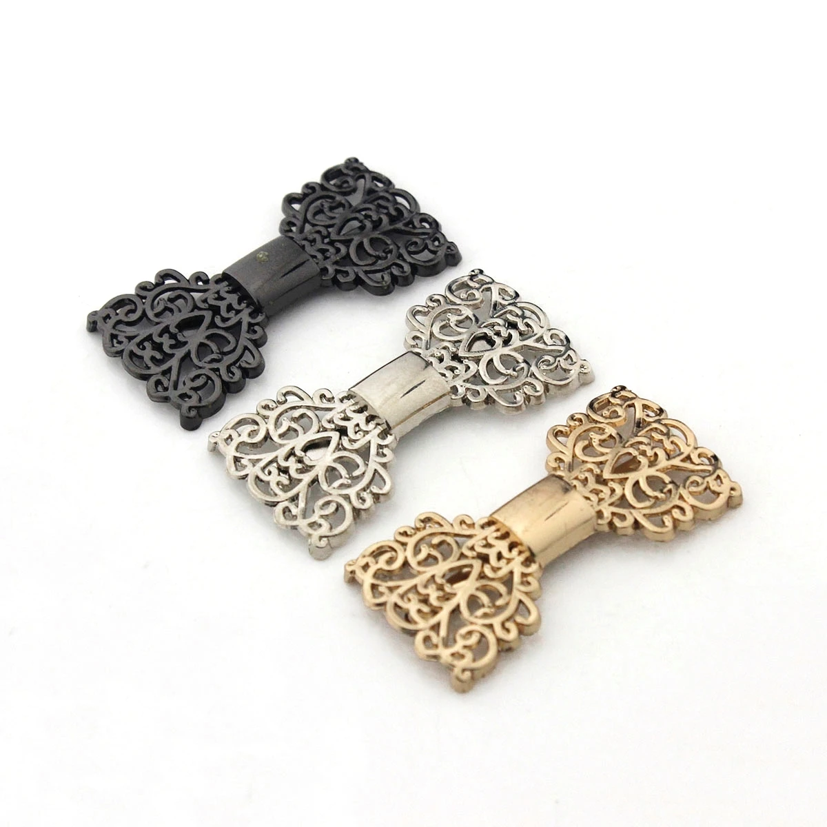 A pair of Metal Hollowed-out Bowknot Shoes Buckles Fashion Clip Clasp for DIY Shoes Bag Garment Hardware Decoration Accessories