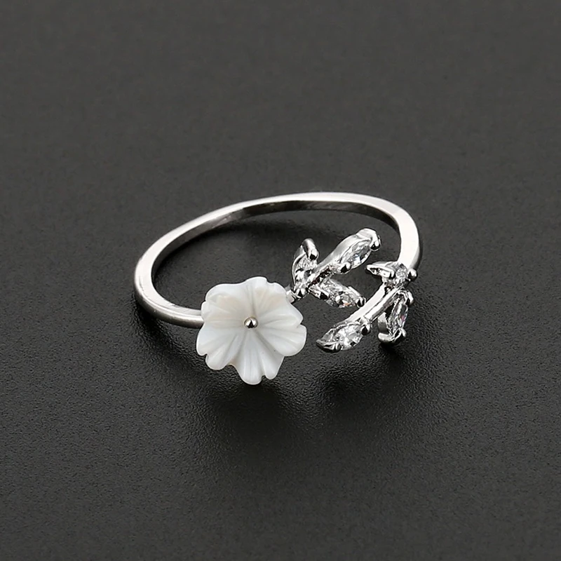 Women's Romantic Flower Engagement Finger Rings Shiny Crystal Lovely Small Shell Leaf Rose Gold Opening Wedding Ring Band Gifts