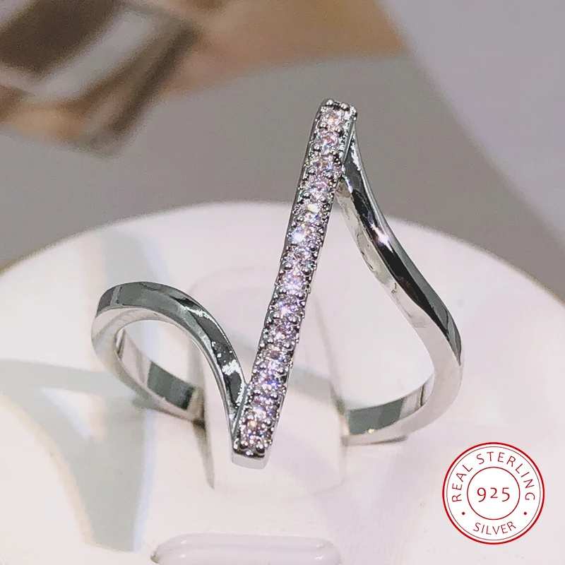 High Quality Unique “Z” Shape Silver Color Women Finger Ring Wedding Band Bridal Shine Crystal Zircon Fashion Party Wedding Ring