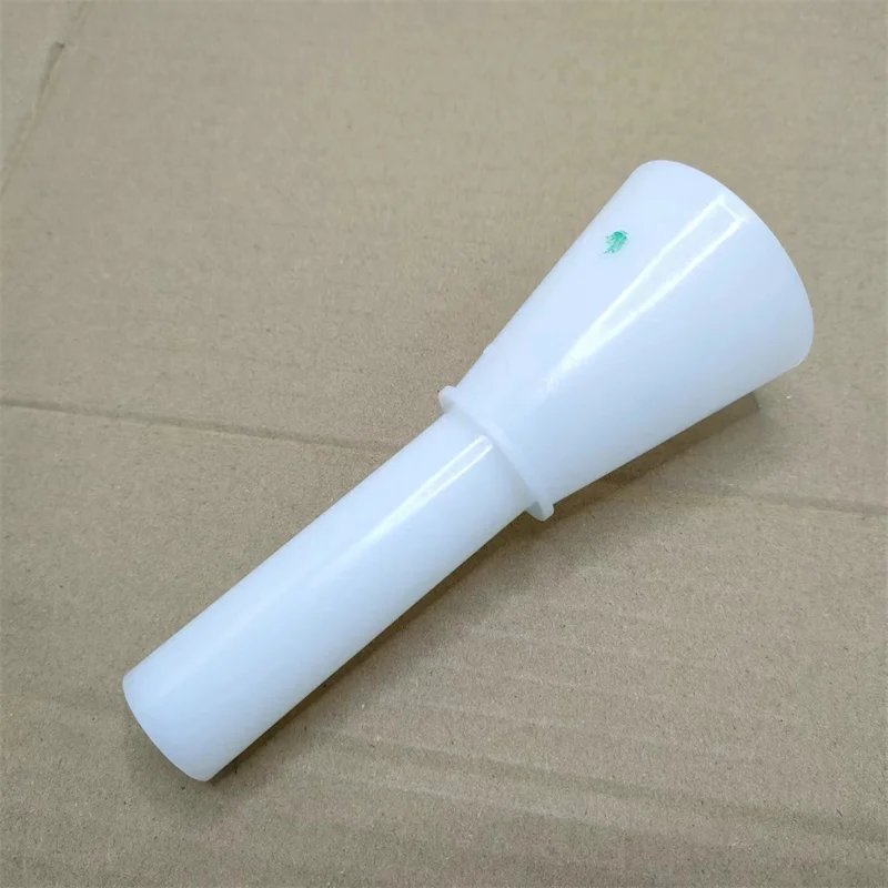 LR073691 Refueling Funnel For Range Rover Discovery 3/4 LR3 LR4 Range Rover Sport Diesel Version Refueling Gun Nozzle Converter