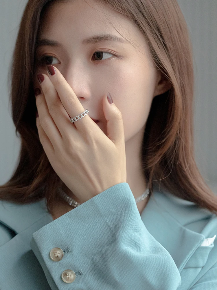 2025 New Luxury Zircon Twist Design Gold Silvery Colour Ring For Woman Fashion Korean Jewelry Wedding Party Unusual Finger Rings
