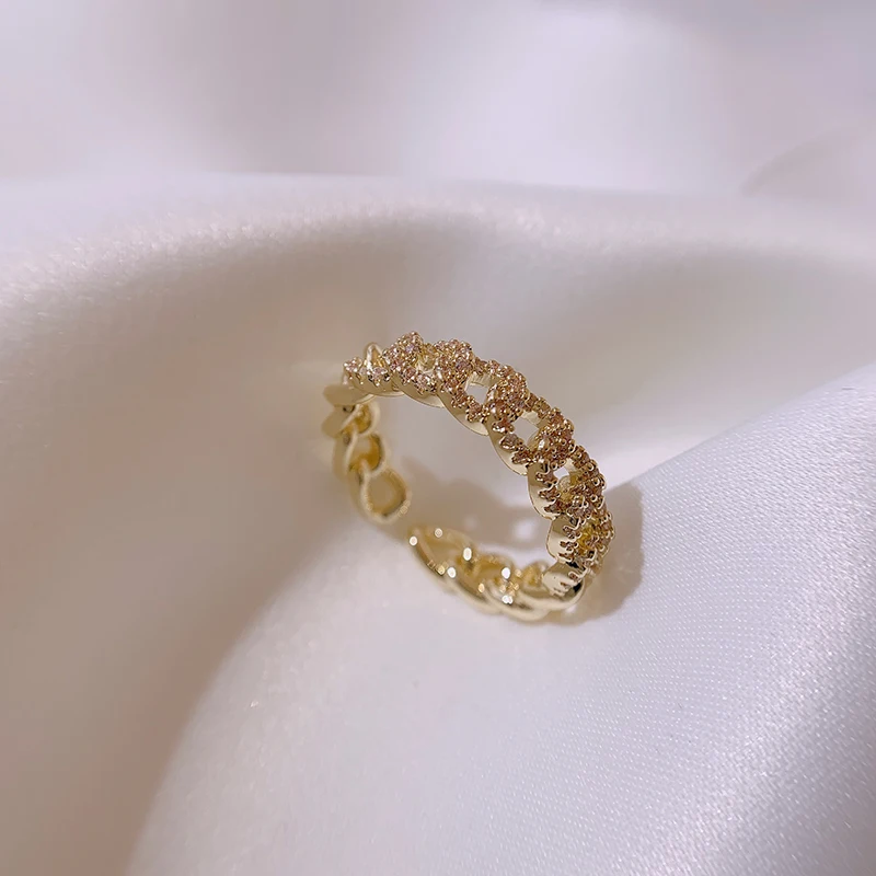 2025 New Luxury Zircon Twist Design Gold Silvery Colour Ring For Woman Fashion Korean Jewelry Wedding Party Unusual Finger Rings