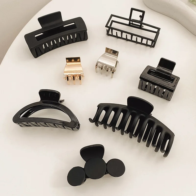 Ruoshui Woman Vintage Metal Hair Claws Small Hairpins Simple Hair Clips Women Hairgrip Barrettes Hair Accessories Headwear