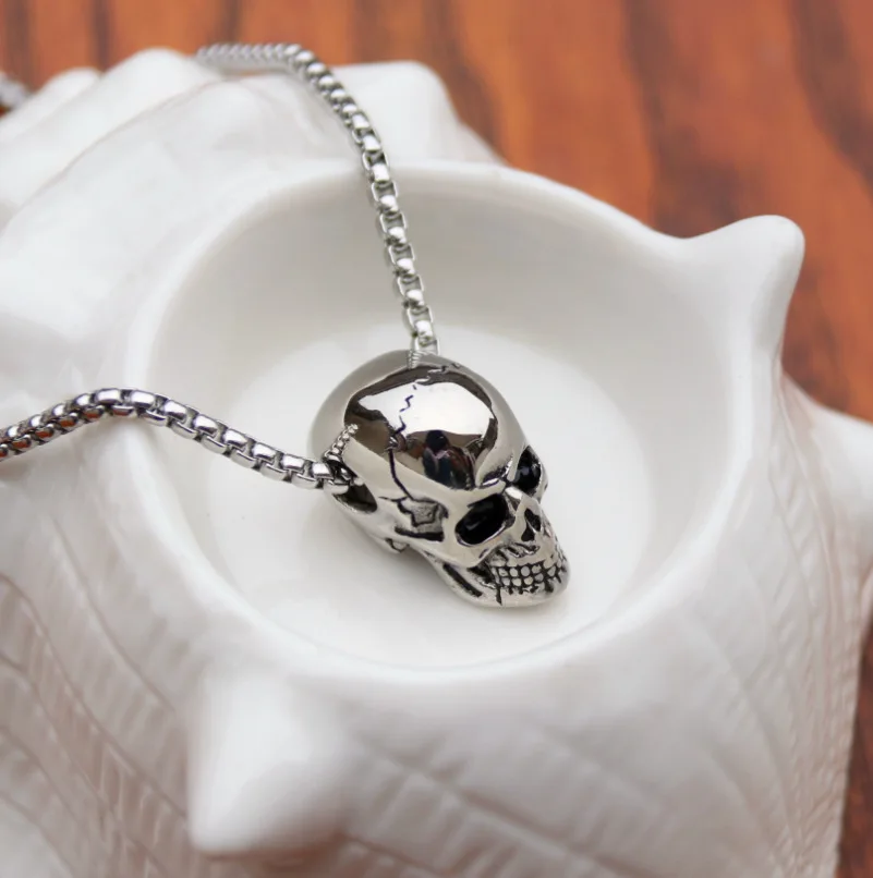 Horror Skull Head Pendant Men's Necklace New Fashion Sliding Metal Pendant Accessories Party Jewelry