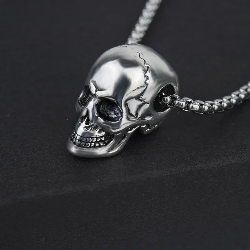 Horror Skull Head Pendant Men's Necklace New Fashion Sliding Metal Pendant Accessories Party Jewelry