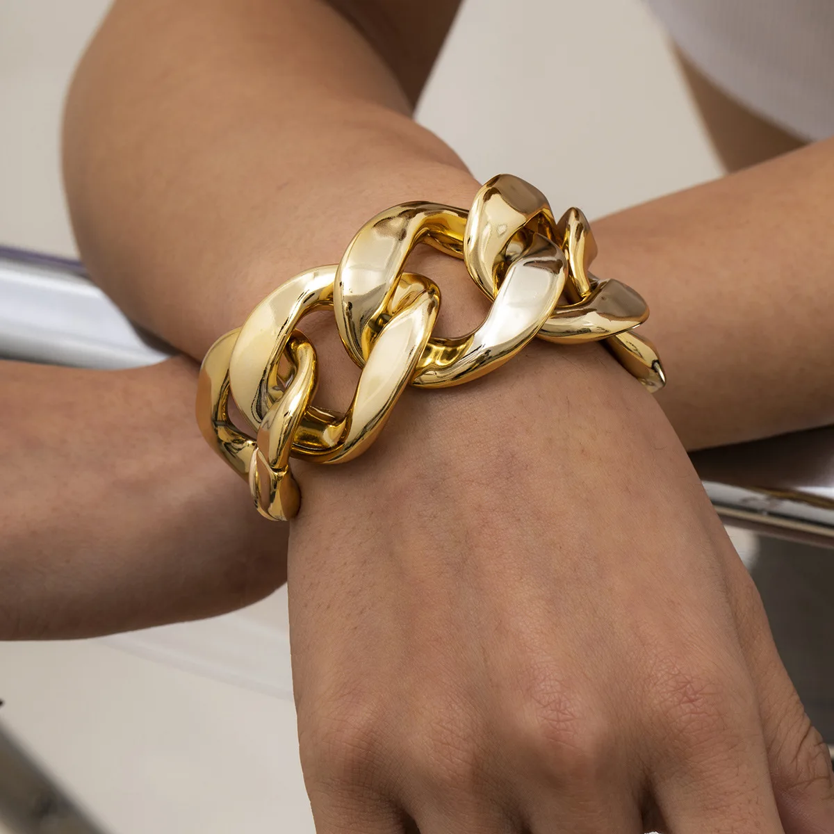 Retro Simple Hip Hop Thick Link Chain Bracelet Women's CCB Material Exaggerated Cool Twist Thicks Bracelets Glamour Girl Jewelry