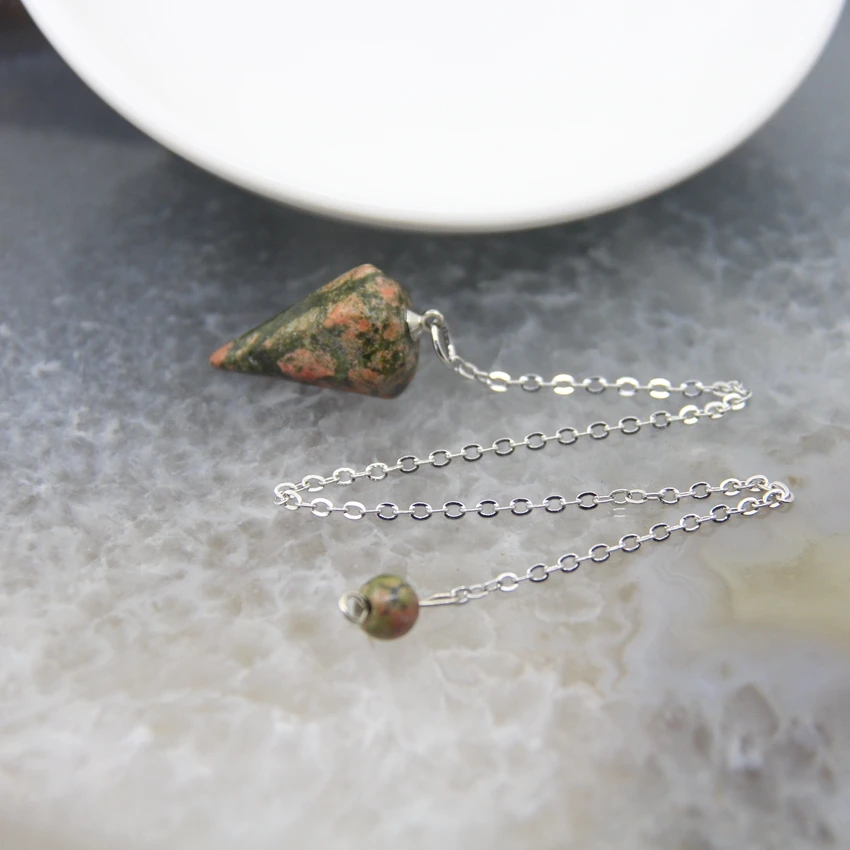 Natural Quartz Reiki Healing Pendulum,for Dowsing Spiritual Divination Cone Crystal Quartz Pendulos Small Size Necklace Jewelry