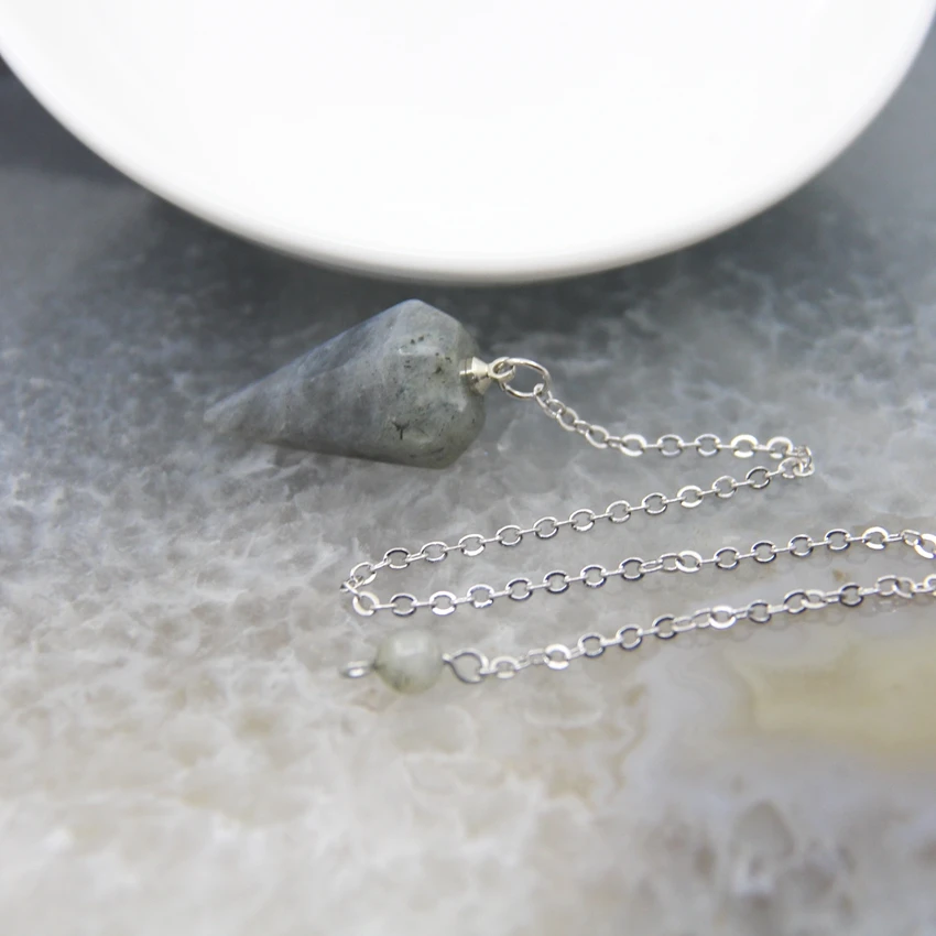 Natural Quartz Reiki Healing Pendulum,for Dowsing Spiritual Divination Cone Crystal Quartz Pendulos Small Size Necklace Jewelry