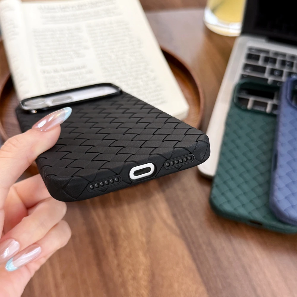 Ultra Thin 3D Knits Skin Phone Case For iPhone 17 16 15 14 12 13 Pro Max 16 Plus 16e Air Soft TPU Cover