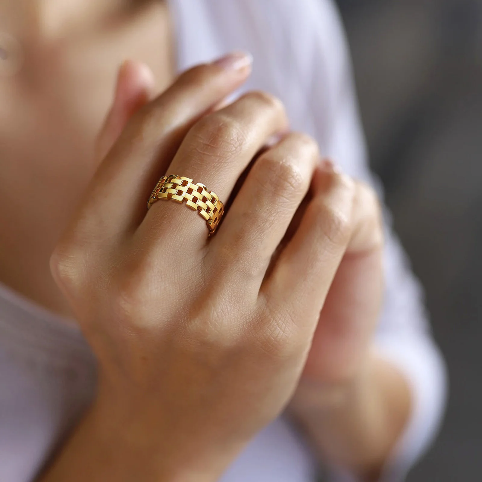 Chic Women Chain Ring,Gold Color Stainless Steel Watchband Wedding Bands, Dainty Minimalist Lady Jewelry