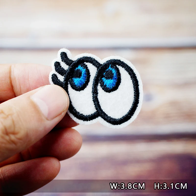 Dinosaur Eye Cat Heart Shoes Patches Embroidery For T-Shirt Iron On Appliques Clothes Jeans Stickers Badges Lightning Hand Beer