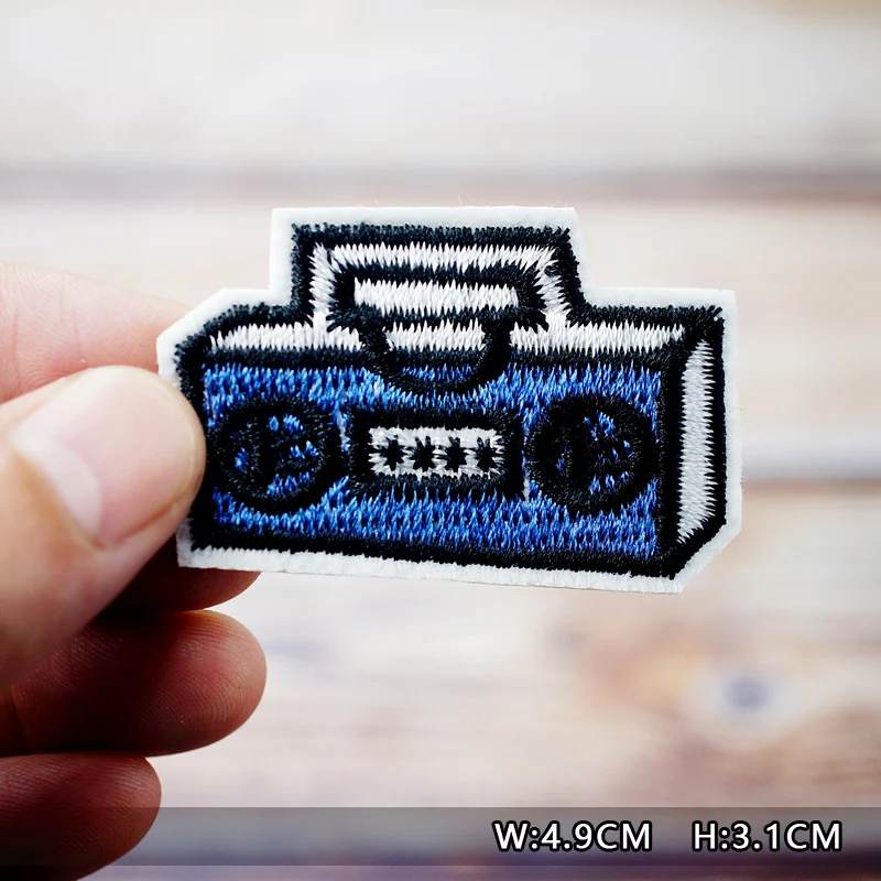 Dinosaur Eye Cat Heart Shoes Patches Embroidery For T-Shirt Iron On Appliques Clothes Jeans Stickers Badges Lightning Hand Beer