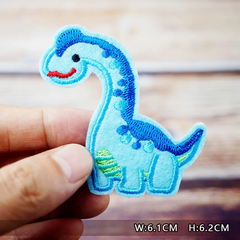 Dinosaur Eye Cat Heart Shoes Patches Embroidery For T-Shirt Iron On Appliques Clothes Jeans Stickers Badges Lightning Hand Beer