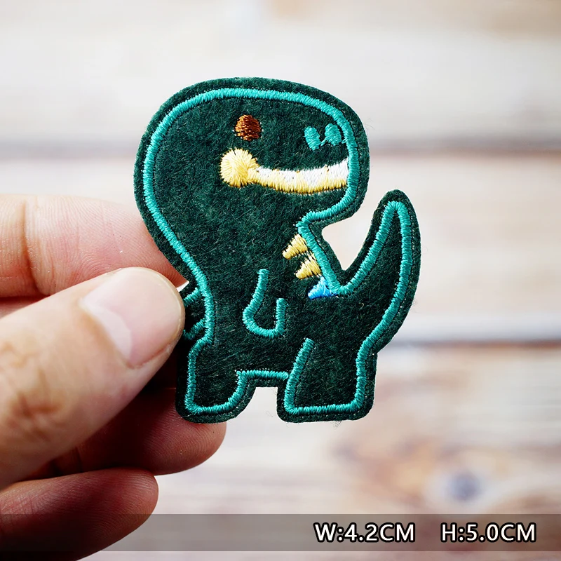 Dinosaur Eye Cat Heart Shoes Patches Embroidery For T-Shirt Iron On Appliques Clothes Jeans Stickers Badges Lightning Hand Beer