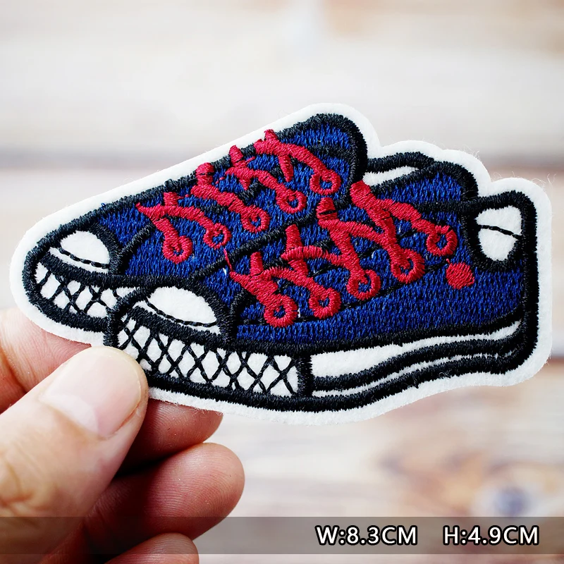 Dinosaur Eye Cat Heart Shoes Patches Embroidery For T-Shirt Iron On Appliques Clothes Jeans Stickers Badges Lightning Hand Beer