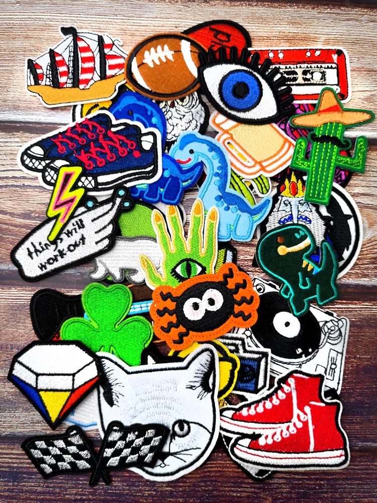 Dinosaur Eye Cat Heart Shoes Patches Embroidery For T-Shirt Iron On Appliques Clothes Jeans Stickers Badges Lightning Hand Beer