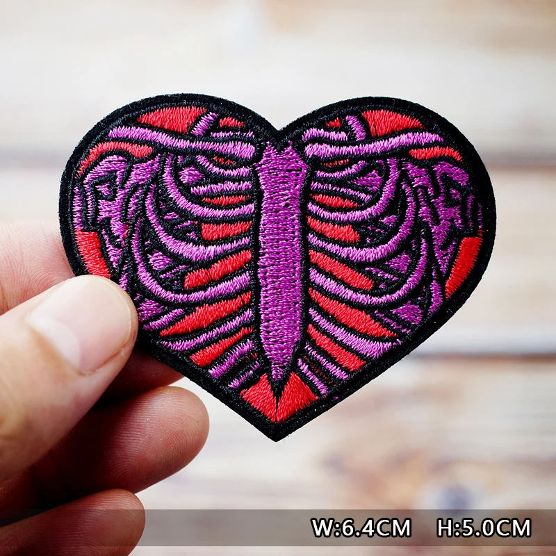 Dinosaur Eye Cat Heart Shoes Patches Embroidery For T-Shirt Iron On Appliques Clothes Jeans Stickers Badges Lightning Hand Beer