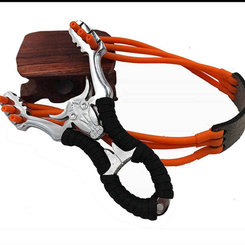 Outdoor Precision Competitive Hunting Catapult Slingshot New Stainless Steel Metal Rubber Band Bull Head Big Power Slingshot Toy