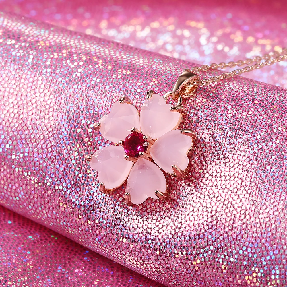 Huitan Fancy Flower Necklace Women Temperament Sweet Chain Neck Female Party Accessories Anniversary Love Gift Fashion Jewelry