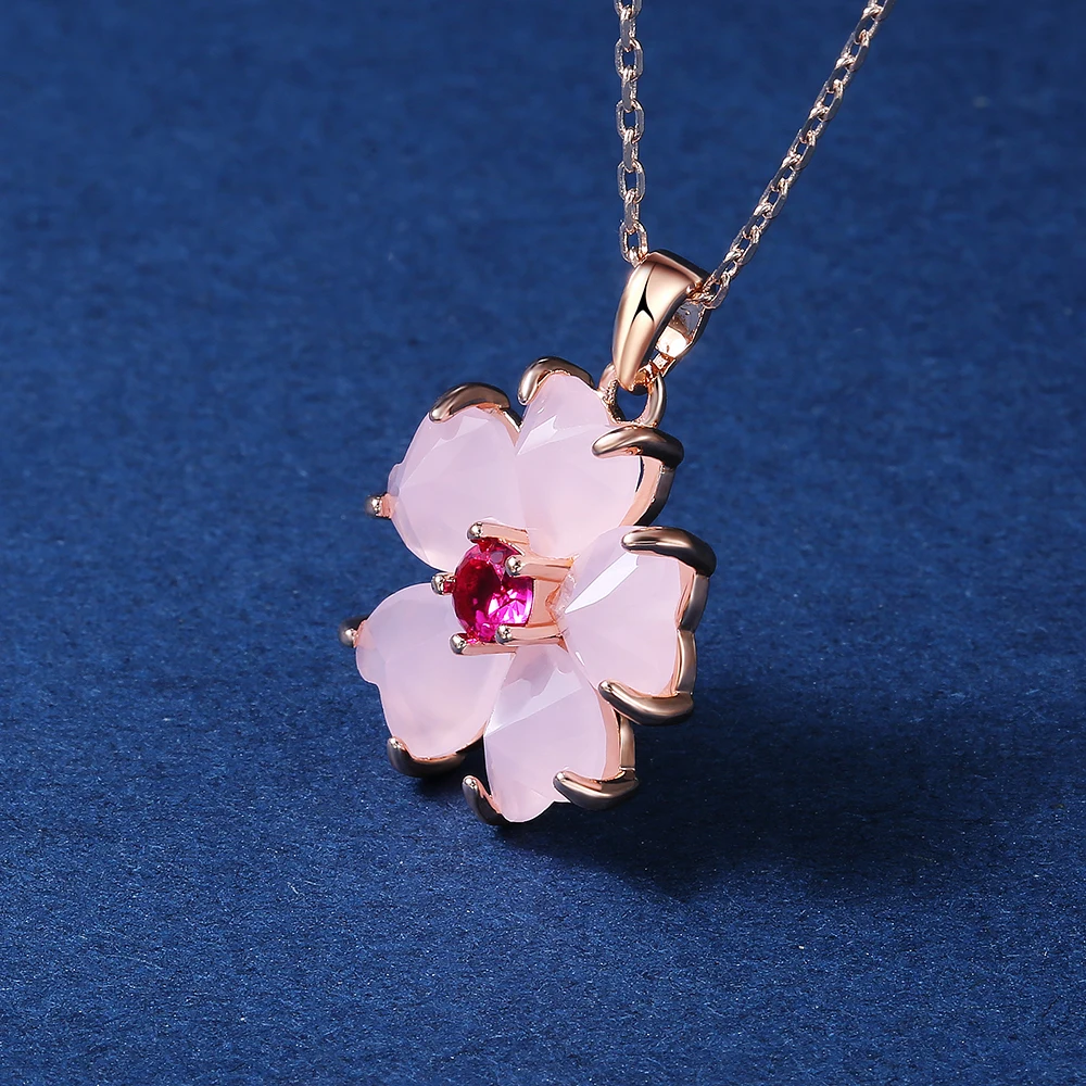 Huitan Fancy Flower Necklace Women Temperament Sweet Chain Neck Female Party Accessories Anniversary Love Gift Fashion Jewelry