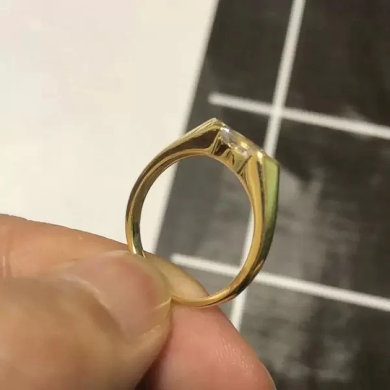 Huitan Smooth Rings for Women High-quality Gold Color Wedding Engagement Promise Rings Anniversary Gift Timeless Style Jewelry