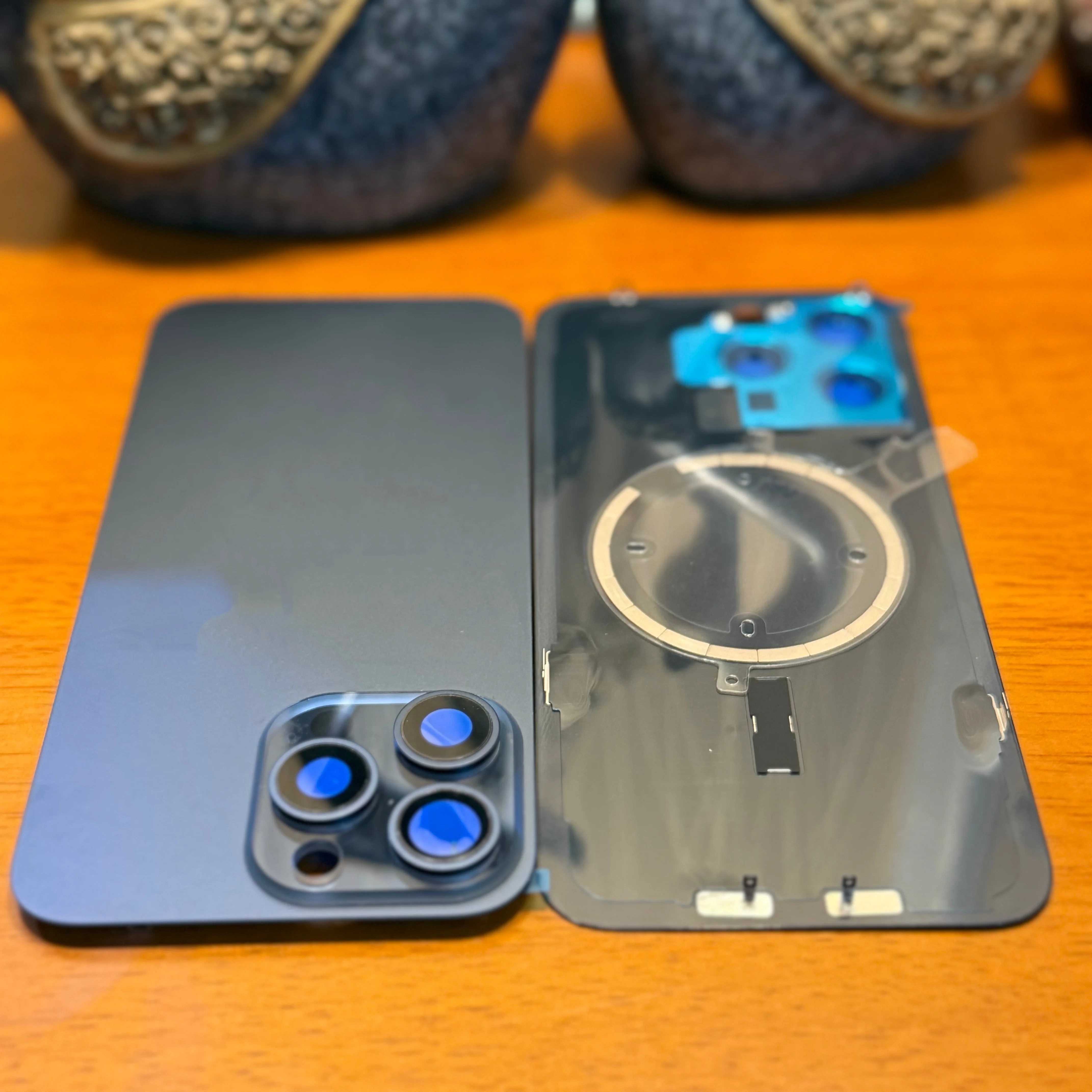 Rear Back Glass Replacement For iPhone 15 Pro 16 Pro Max Rear Cover With Camera Lens Bracket Built-in Magnets Repair Spare Parts
