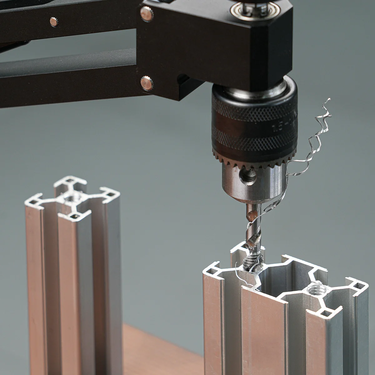 Adjustable Articulating Cantilever Tapping Arm Stand for Hand Electric Drills,Tapping Guide Tool for Aluminum Profile DIY