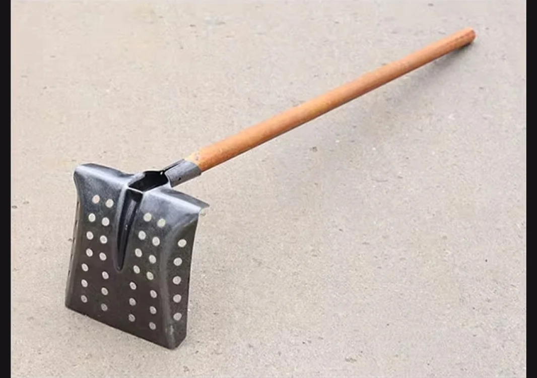 Manganese Steel Hollow Shovel Professional Sewer Cleaning Shovel Perforated Sludge Shovel Dredge Spoon for Drain Ditch Manhole