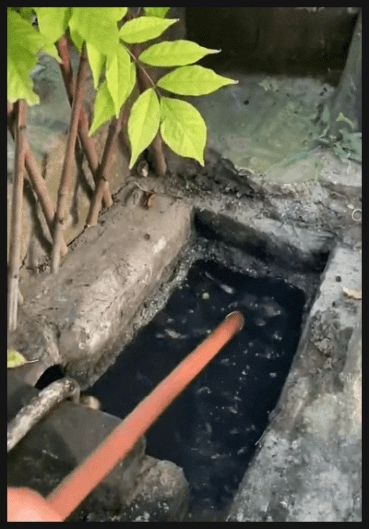 Manganese Steel Hollow Shovel Professional Sewer Cleaning Shovel Perforated Sludge Shovel Dredge Spoon for Drain Ditch Manhole