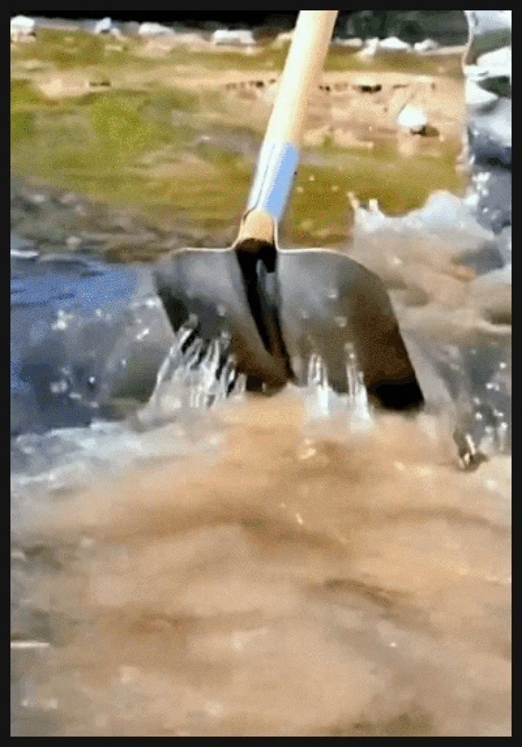 Manganese Steel Hollow Shovel Professional Sewer Cleaning Shovel Perforated Sludge Shovel Dredge Spoon for Drain Ditch Manhole