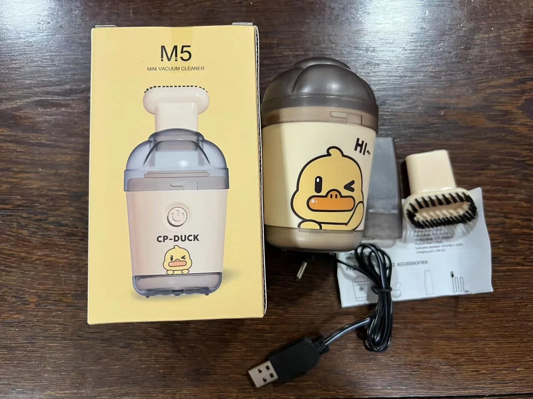 Desktop vacuum cleaner powerful rubber slag suction Yellow duck handheld cleaner Mini vacuum cleaner for children and students