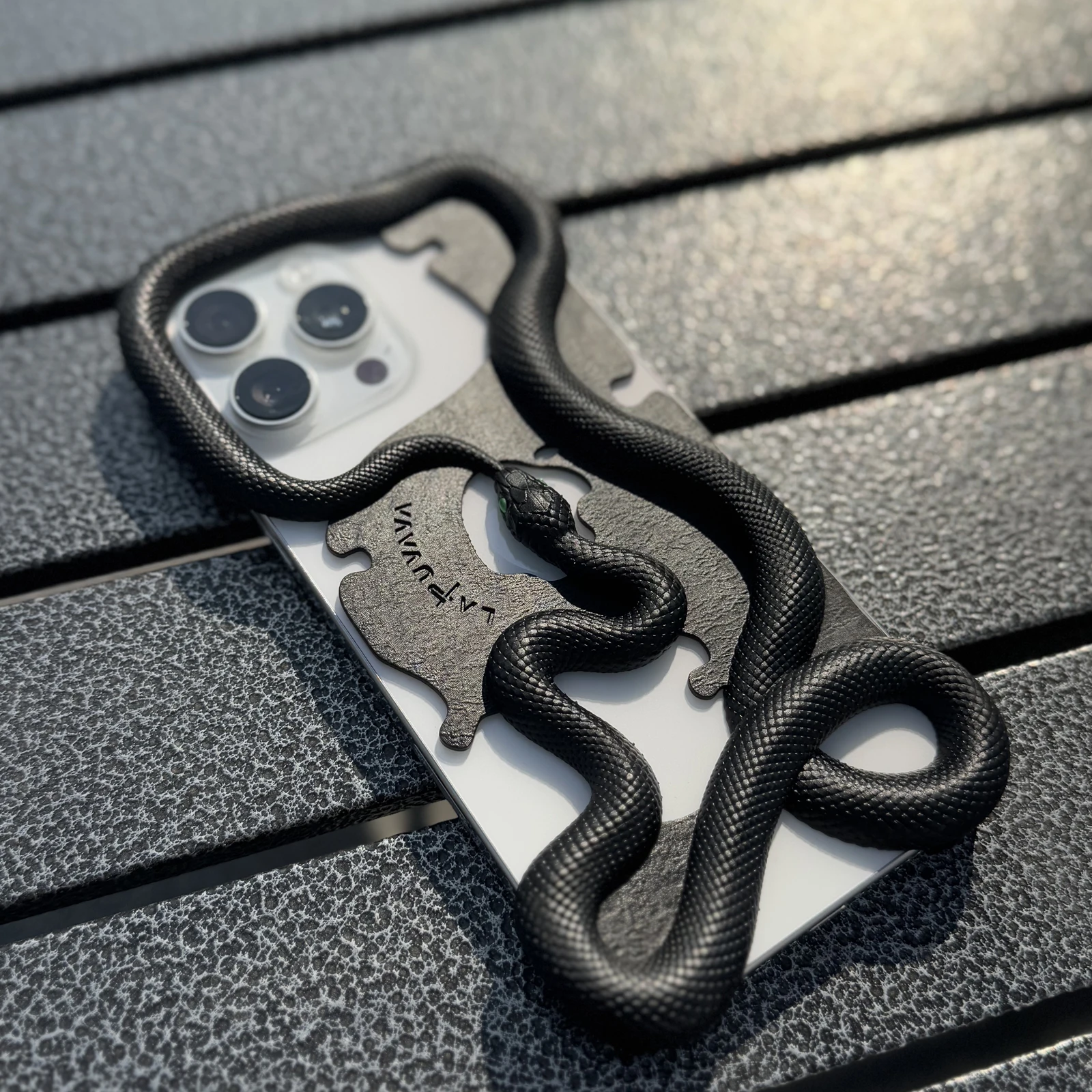 New 3D Snake Phone Case - High-Quality and Durable Phone Case for iPhone 15 Pro Max