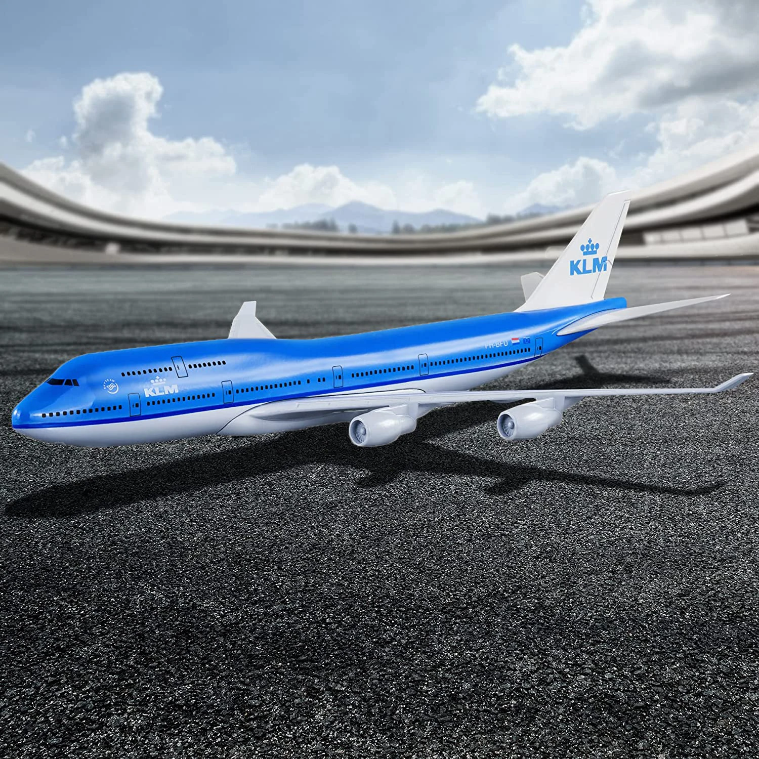 Realistic 16cm Dutch Airlines KLM B747 Airplane Model 1/400 Scale Plane Souvenir Home Bar Coffee Hall Decoration Kids Gift Toys
