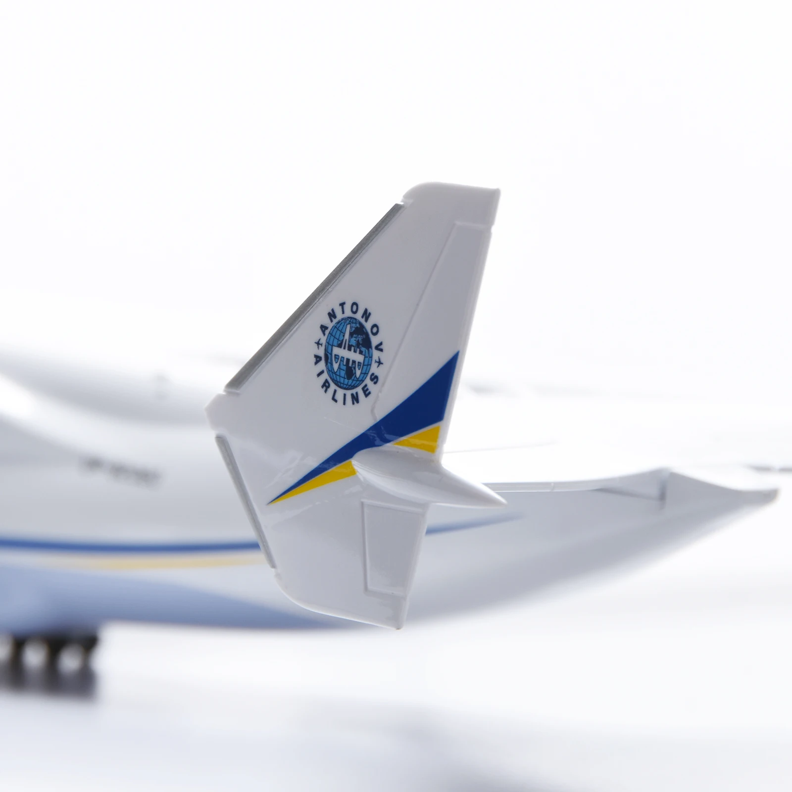 Highly Detailed Airplane 1/200 Antonov Ukraine An-225 Aircraft Strategic Transport Resin Plane Model 16.6" Souvenir Home Decora