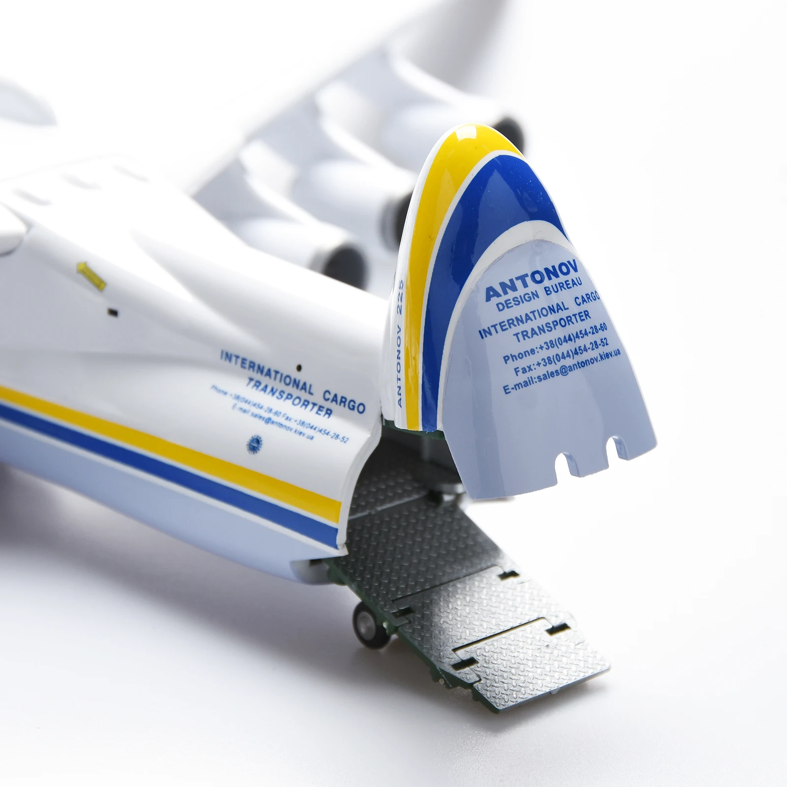 Highly Detailed Airplane 1/200 Antonov Ukraine An-225 Aircraft Strategic Transport Resin Plane Model 16.6" Souvenir Home Decora