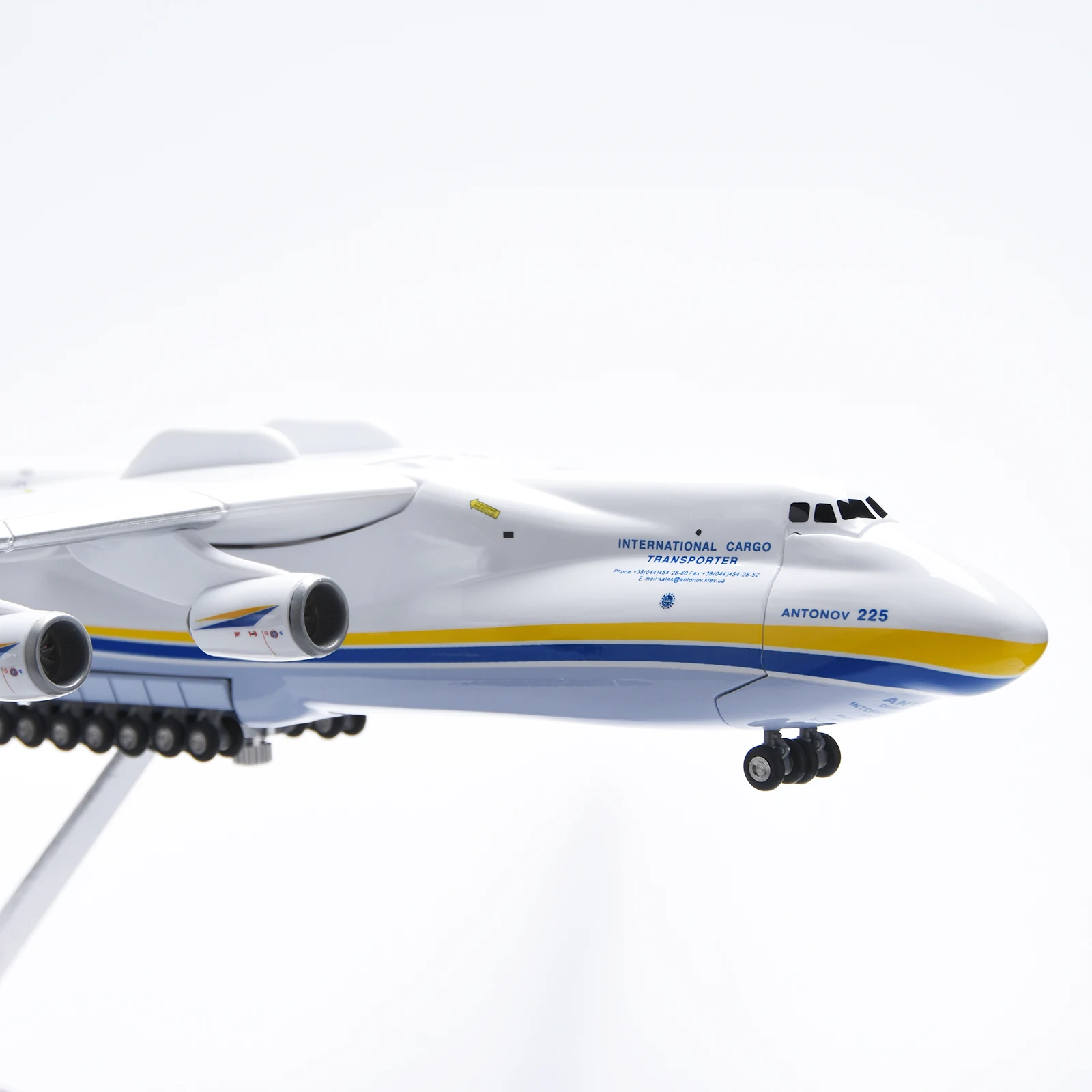 Highly Detailed Airplane 1/200 Antonov Ukraine An-225 Aircraft Strategic Transport Resin Plane Model 16.6" Souvenir Home Decora