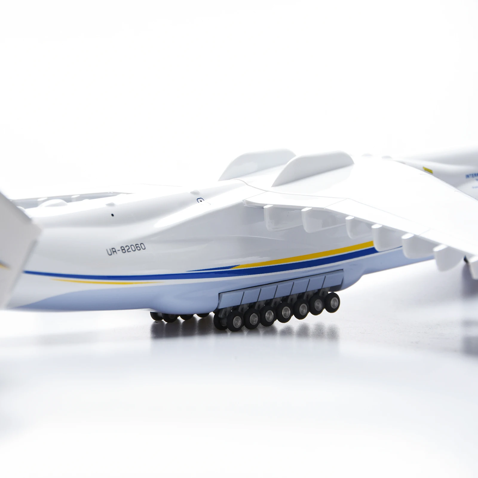 Highly Detailed Airplane 1/200 Antonov Ukraine An-225 Aircraft Strategic Transport Resin Plane Model 16.6" Souvenir Home Decora