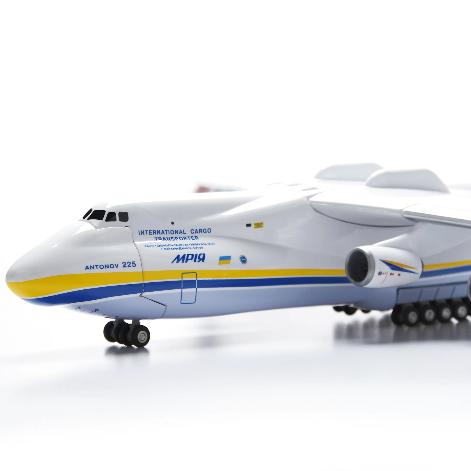 Highly Detailed Airplane 1/200 Antonov Ukraine An-225 Aircraft Strategic Transport Resin Plane Model 16.6" Souvenir Home Decora