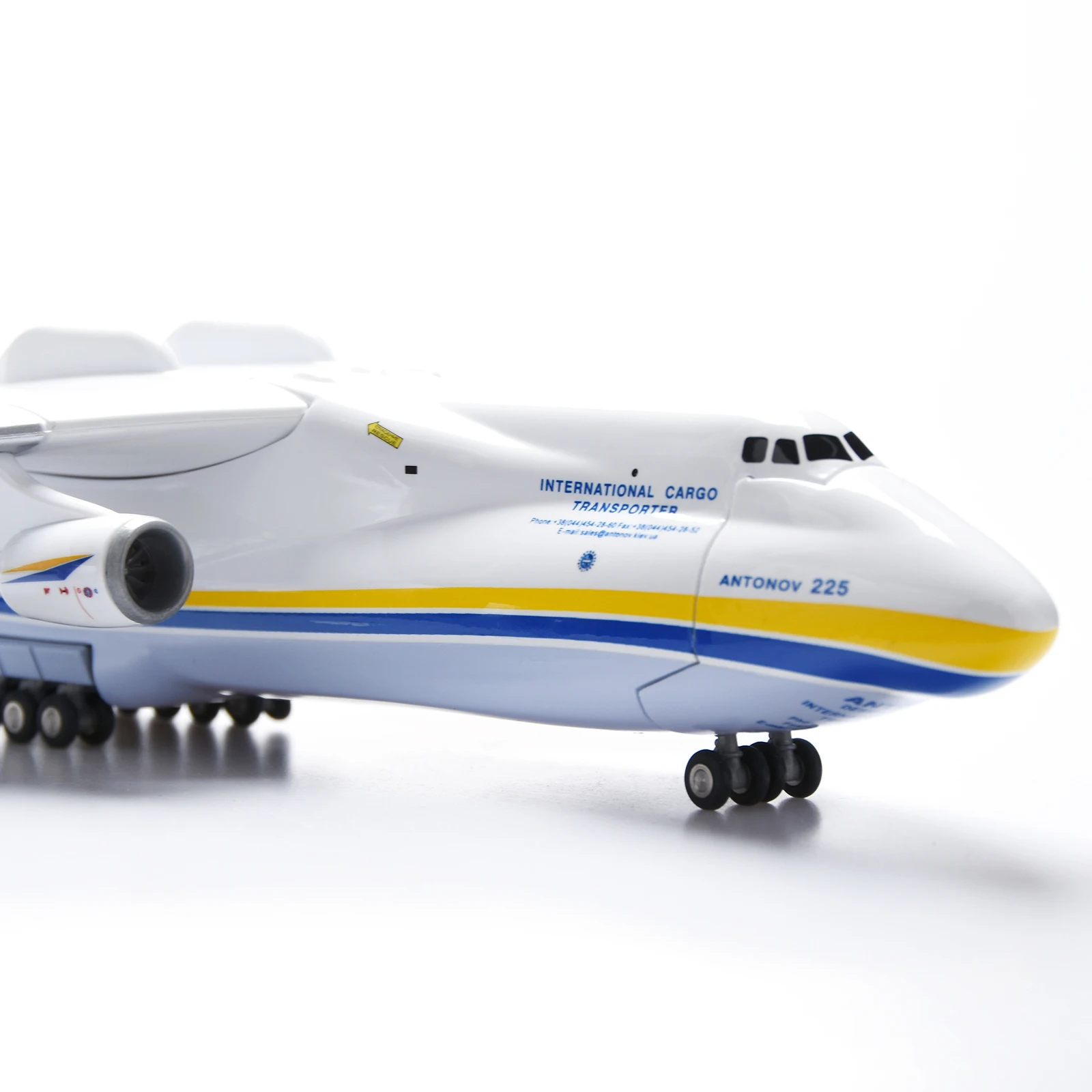 Highly Detailed Airplane 1/200 Antonov Ukraine An-225 Aircraft Strategic Transport Resin Plane Model 16.6" Souvenir Home Decora