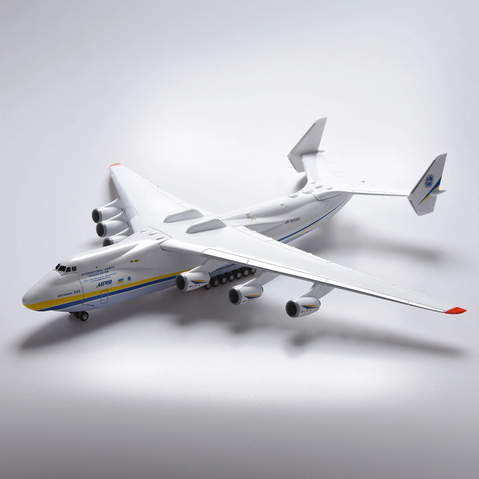 Highly Detailed Airplane 1/200 Antonov Ukraine An-225 Aircraft Strategic Transport Resin Plane Model 16.6" Souvenir Home Decora