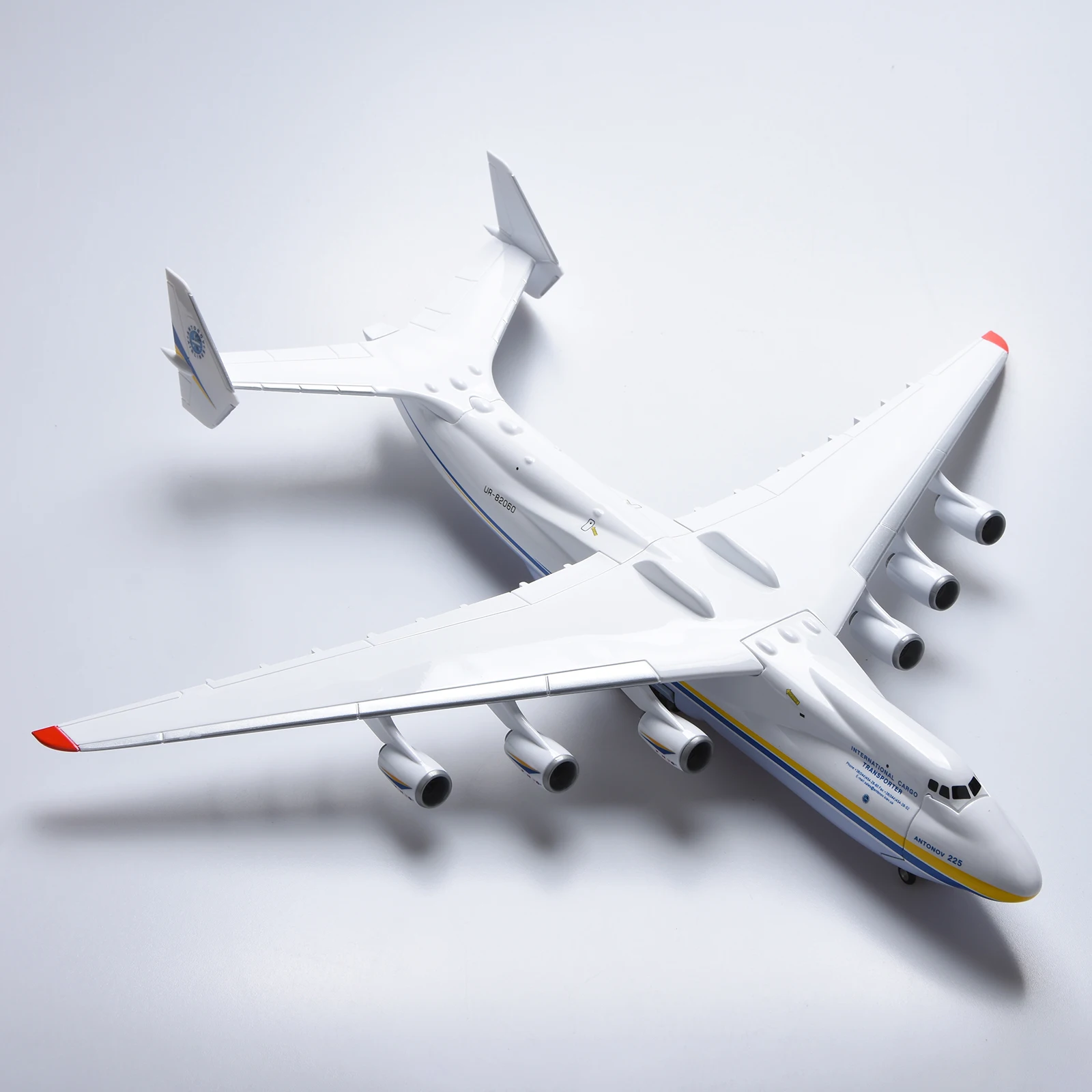 Highly Detailed Airplane 1/200 Antonov Ukraine An-225 Aircraft Strategic Transport Resin Plane Model 16.6" Souvenir Home Decora