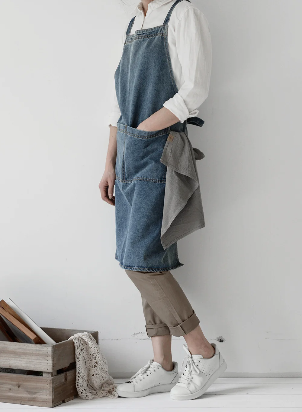 Denim Apron Cotton Korean Canvas Antifouling Home Cleaning Kitchen Cooking Work Clothes Barber Apron Leisure Gardening Baking