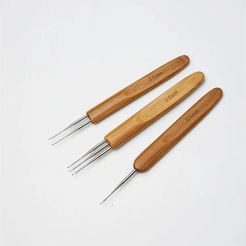 1Pc 0.5mm/0.75mm Dreadlock Crochet Hook Wood Crochet Needles Hair Dreadlocks Tool for Braid Craft