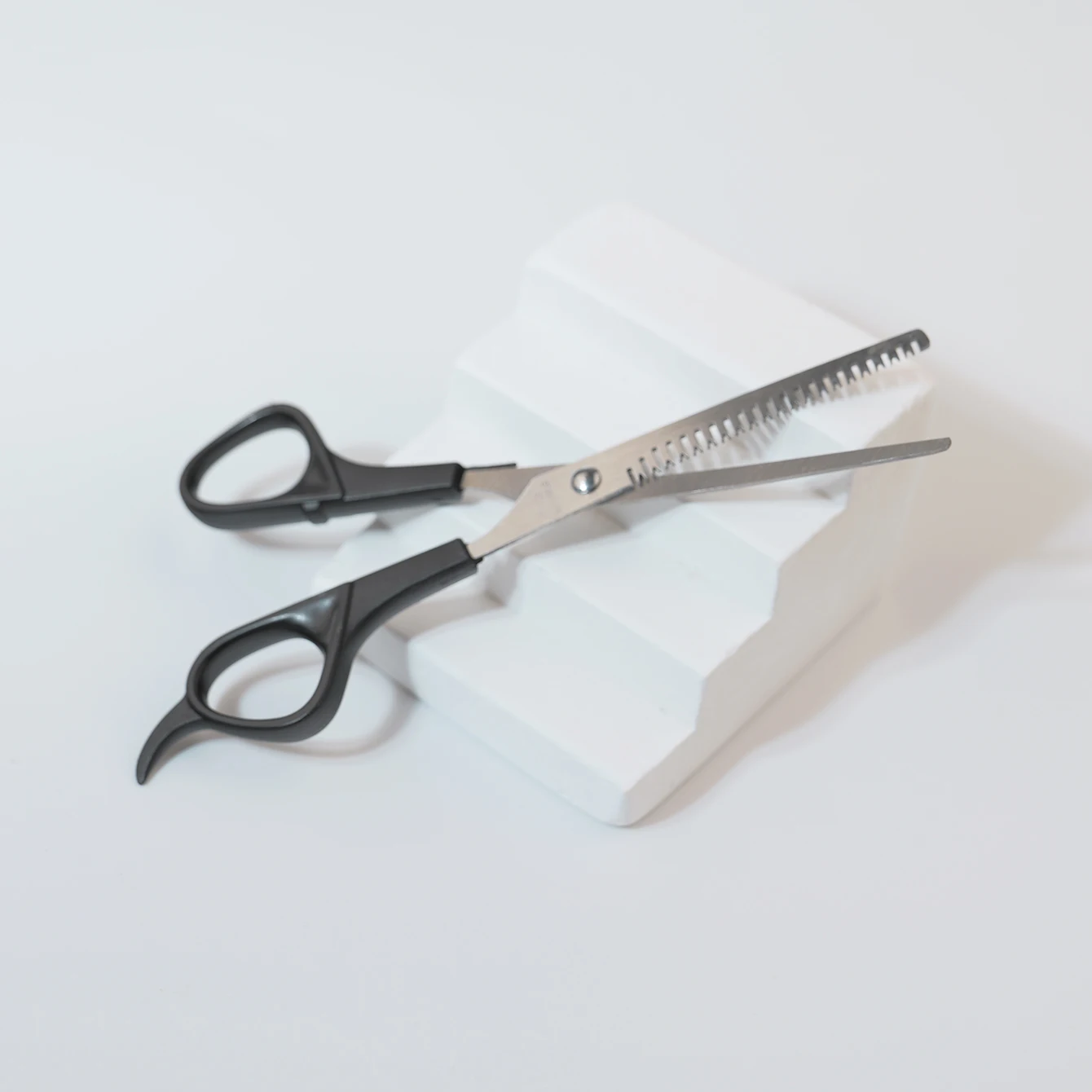 Hair Cutting Scissors Shears Kit, Professional Hairdressing Scissors for Hairdresser Salon Barber, Special for Real Hair Wigs