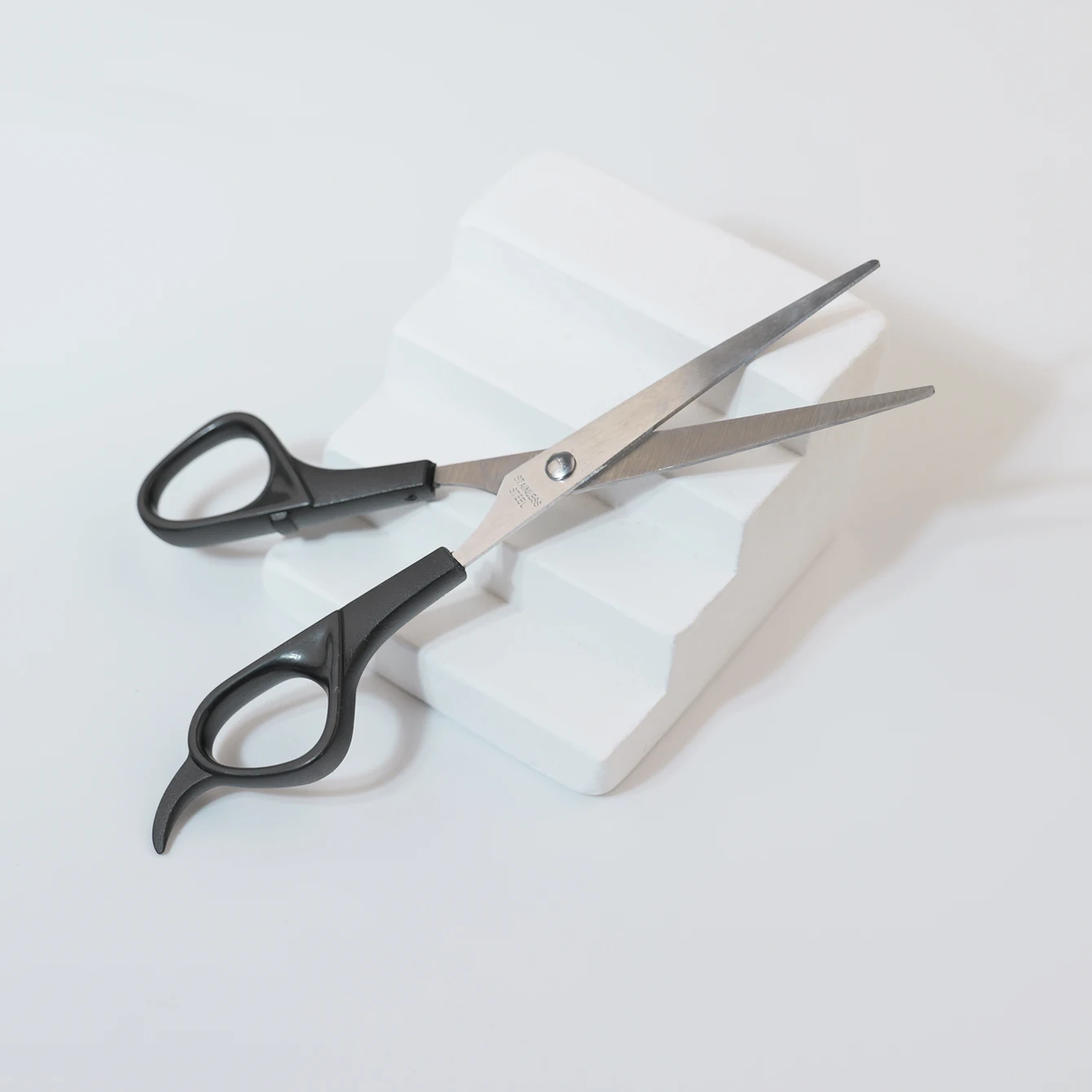 Hair Cutting Scissors Shears Kit, Professional Hairdressing Scissors for Hairdresser Salon Barber, Special for Real Hair Wigs