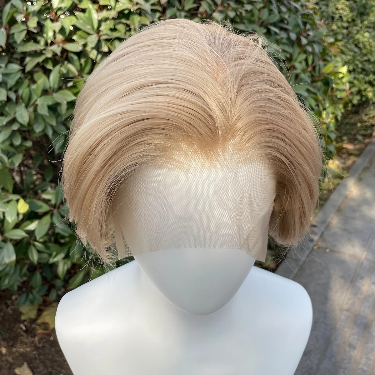 Honey Blonde Short Bob Cut 13X4 Synthetic Lace Front Wigs for Women Pixie Synthetic Hair Wigs Half Hand Tied Glueless 150%