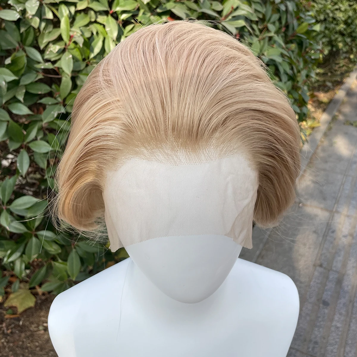 Honey Blonde Short Bob Cut 13X4 Synthetic Lace Front Wigs for Women Pixie Synthetic Hair Wigs Half Hand Tied Glueless 150%