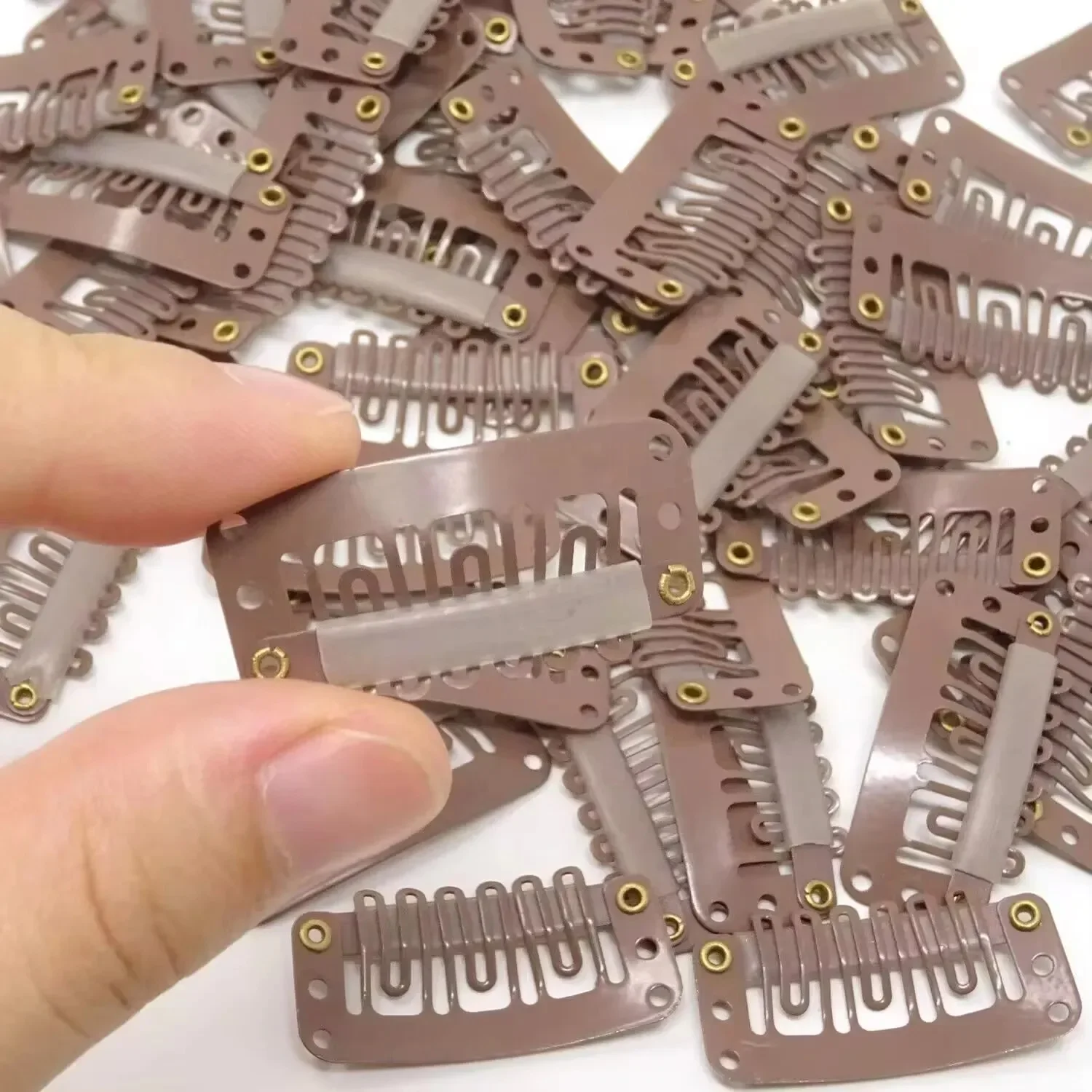 20 Pcs/50 Pcs/100 Pcs Hair Extension Clips 23/28/32mm Soft Rubber Metal Snap Wig Accessories for Women Men in 3 Colors