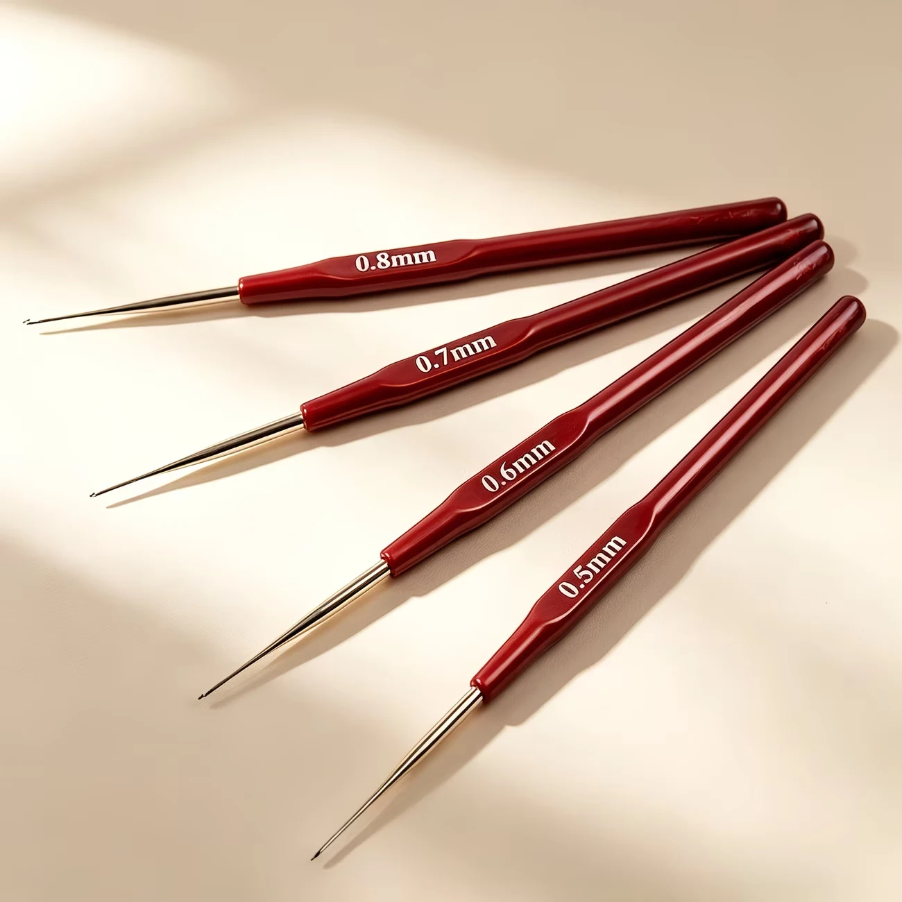 A Set of 4 Crochet Braiding Tools, with Hooks Sized 0.5/0.6/0.7/0.8mm, Suitable for Braids and Dreadlock Tool Kits
